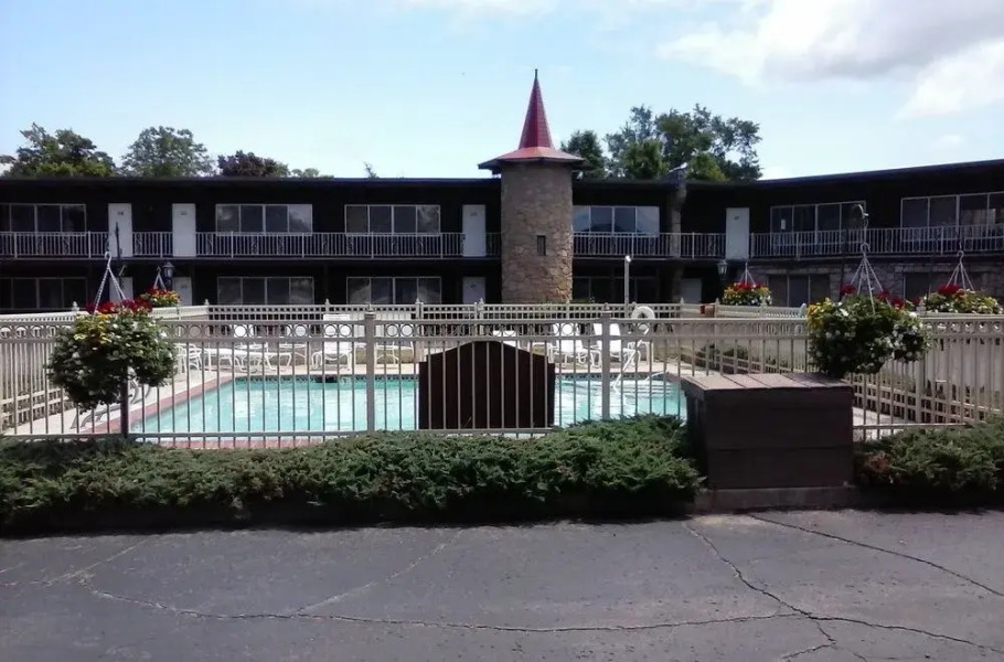 The Earl in Charlevoix