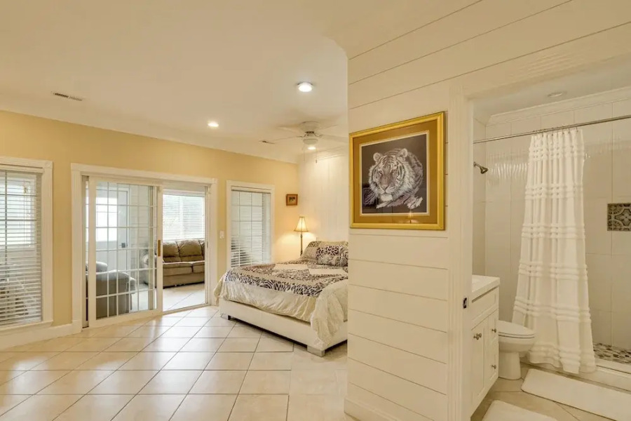 10-acre Lakefront Home w/ Pool, Hot Tub & Dock!