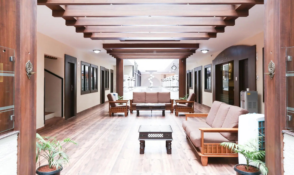 Treebo Comforts Inn, University Road Deralakatte