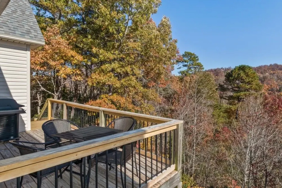 Rumbling Bald Resort Home In Lake Lure - Wifi - Community Beach, Pool, Golf And More 5 Bedroom Home by Sunscape Property Management