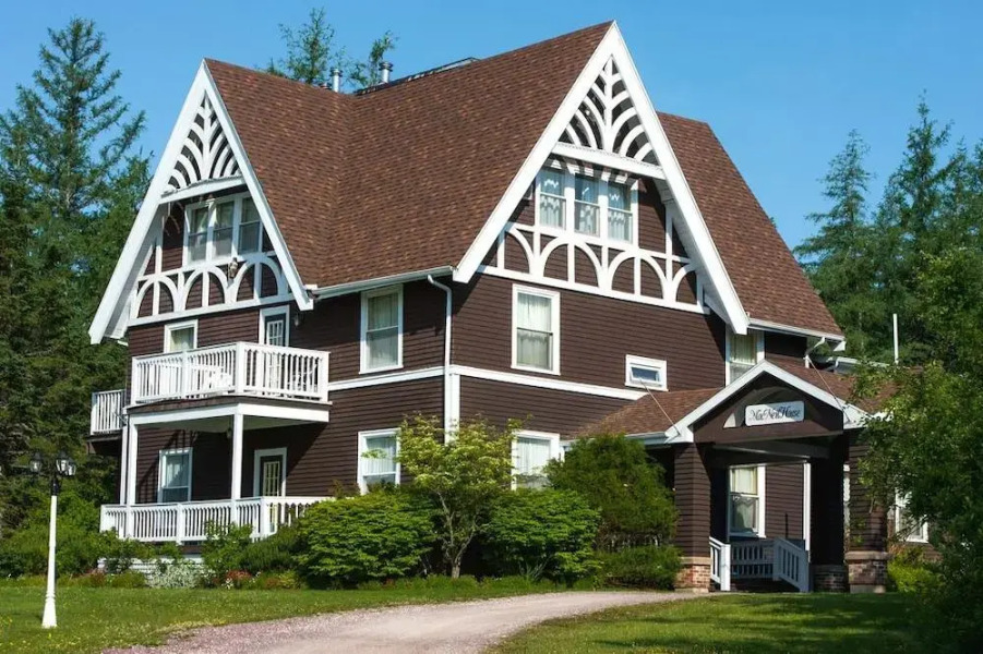 Silver Dart Lodge & Macneil House Suites