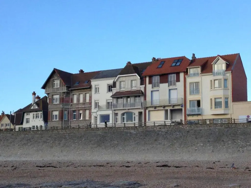 Face A La Mer , L Artiste