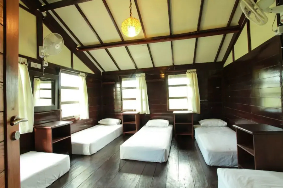 Begadang Backpackers