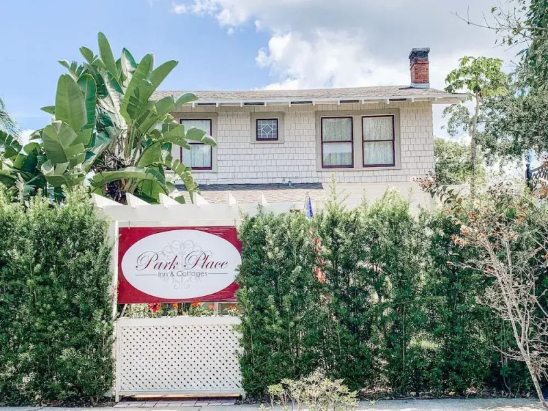 Park Place Inn and Cottages