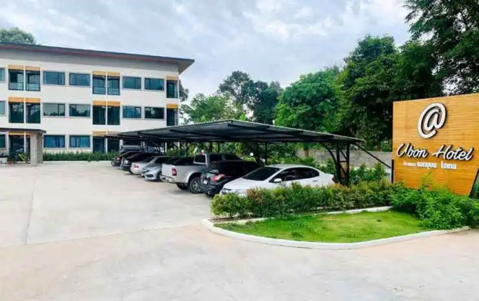 Add Ubon Hotel