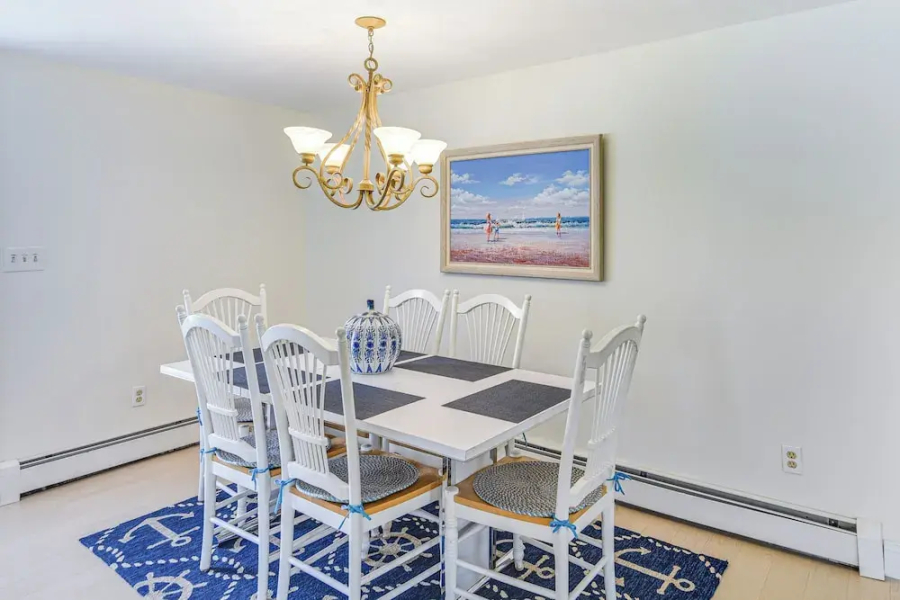 Coastal Home: 1 Mi to Beach, 2 Mi to Dtwn Newport!