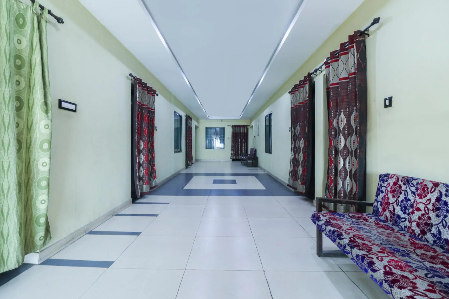 SPOT ON 67156 Malang Lodge