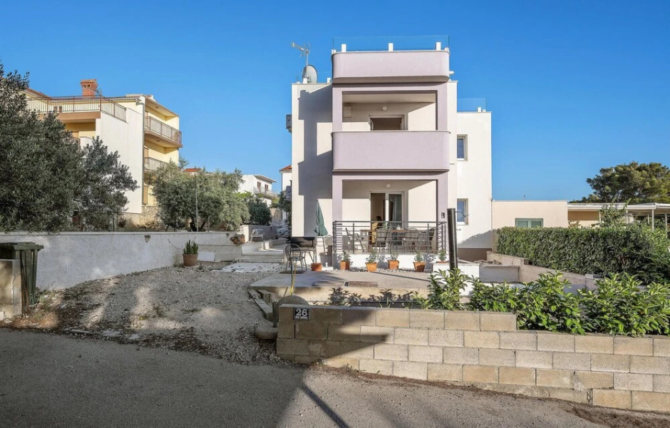 Stunning Home in Primosten With Jacuzzi, 4 Bedrooms and Wifi