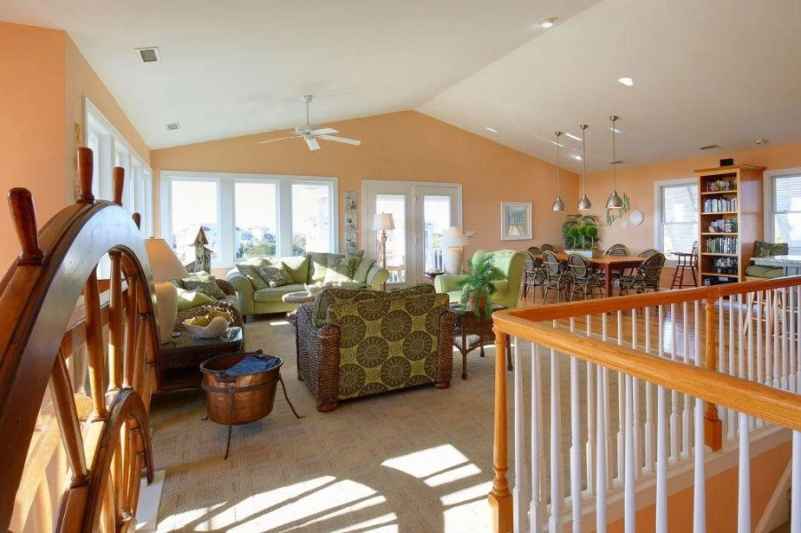 Stone's Throw - 5 Br Home