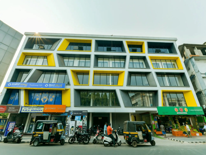 OYO 13221 Calicut Inn