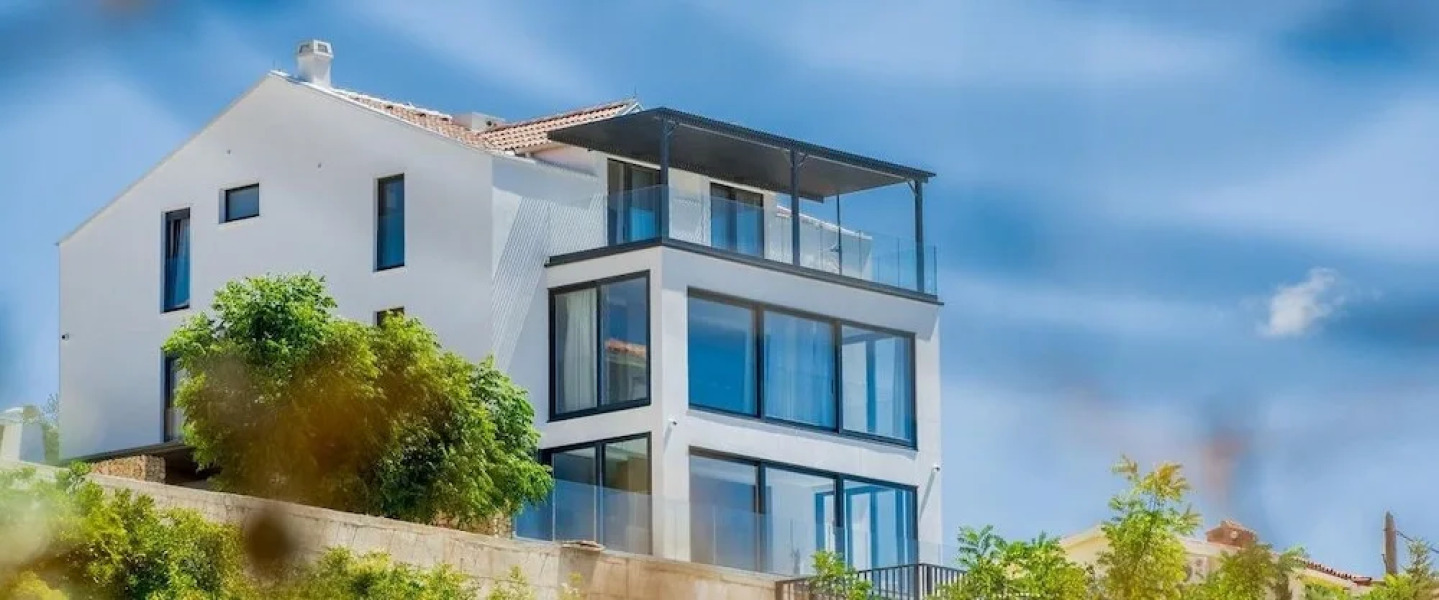 Luxury Apartments  Madomi