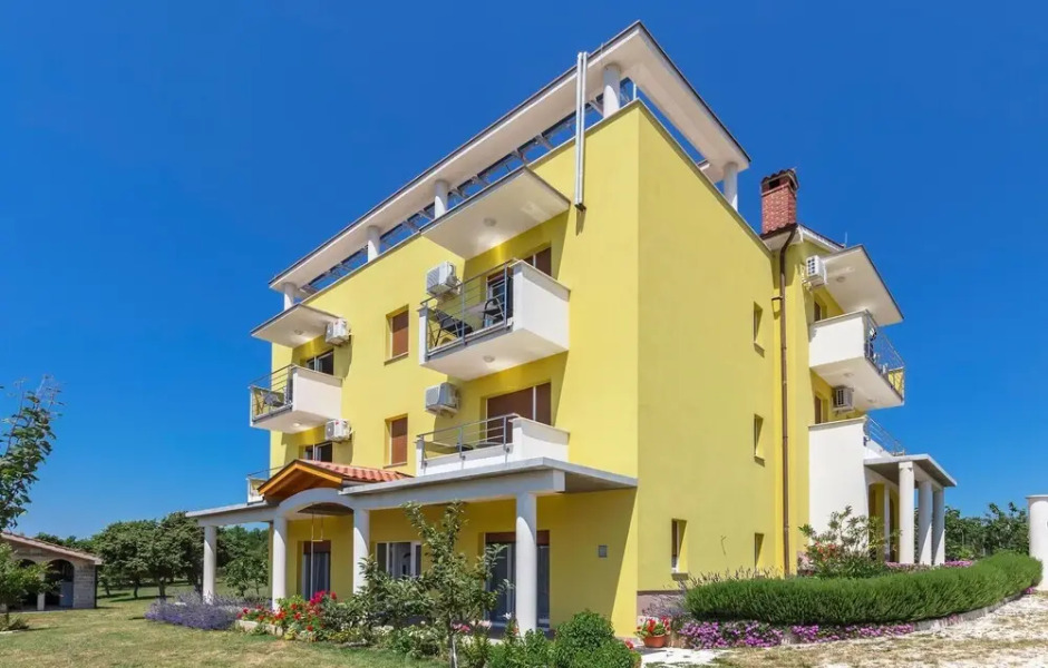 Beautiful Apartment in Pomer With Sauna