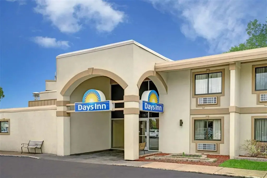 Days Inn Bloomington West