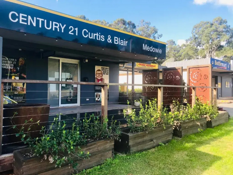 Bull 'n' Bush Hotel Motel