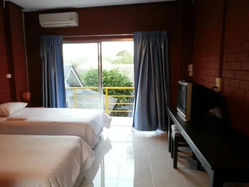 Ekanake Hotel @Thap Sakae