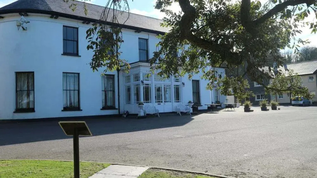 Courtmacsherry hotel