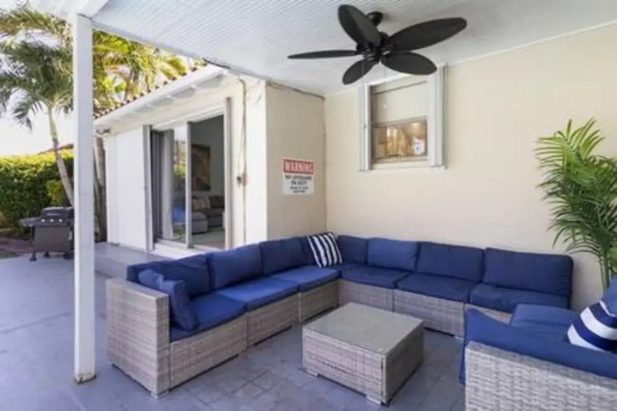 437 NE 107th Pool Hot Tub Patio 5 Bedrooms 3 Baths Parking