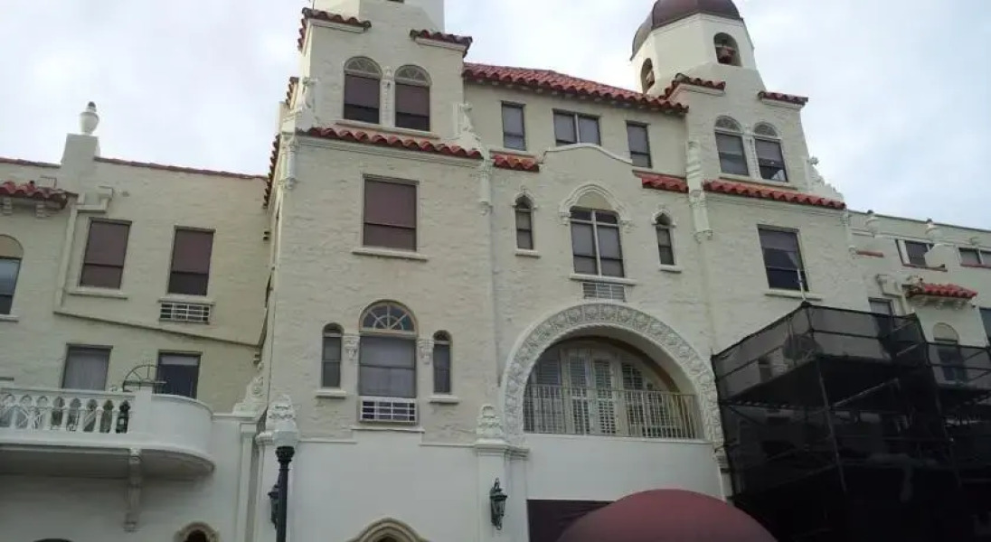 Apartment at The Palm Beach Hotel Condominium