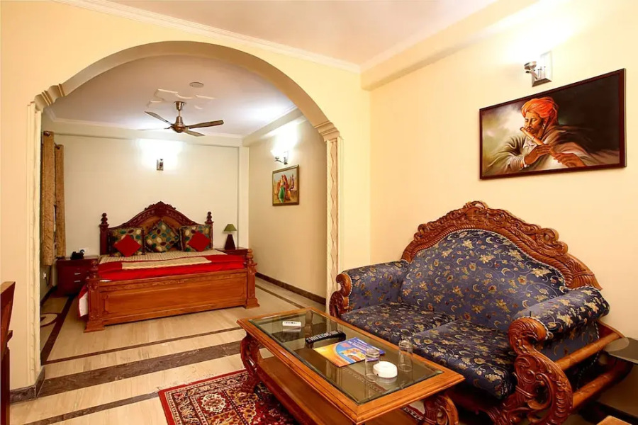 Hotel Sidharth Regency