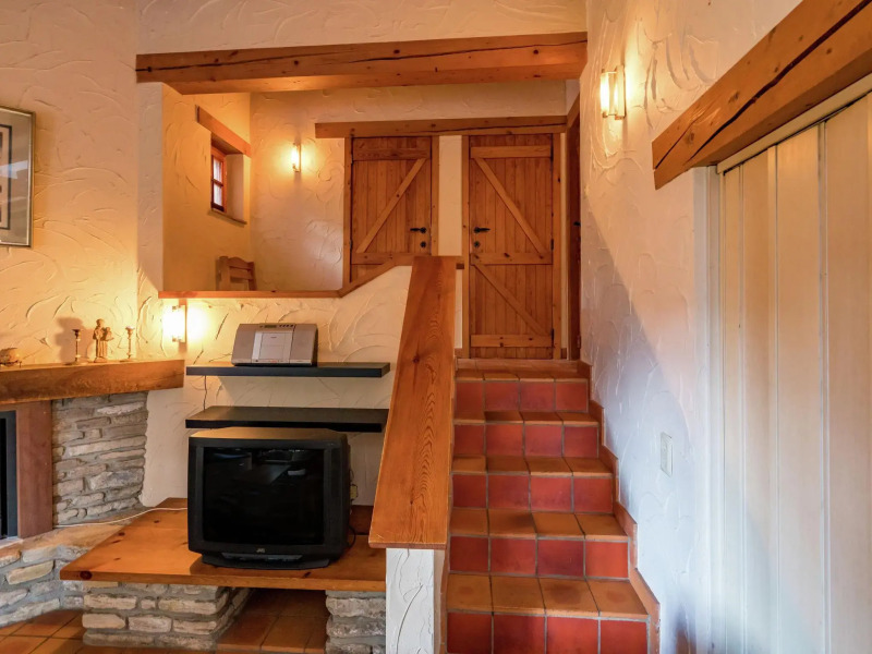 Cosy and Snug Holiday Home With Joint Swimming Pool