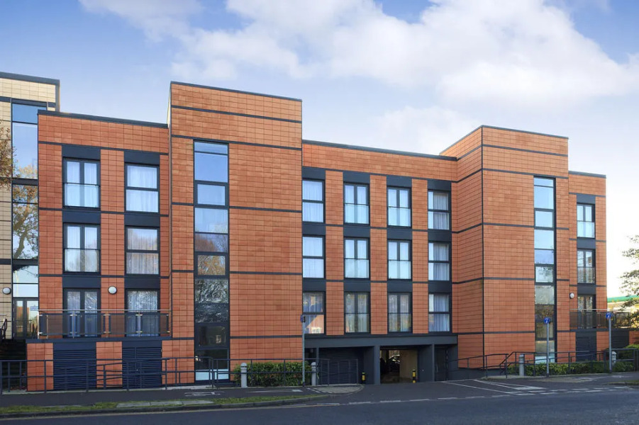 SACO Bracknell - Summer Place