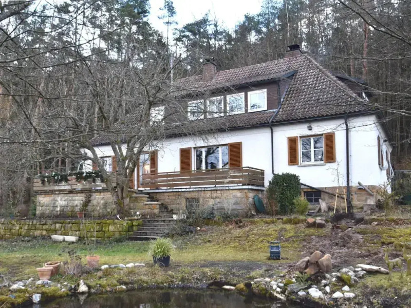Charming Apartment in Weissenbrunn Near Forest