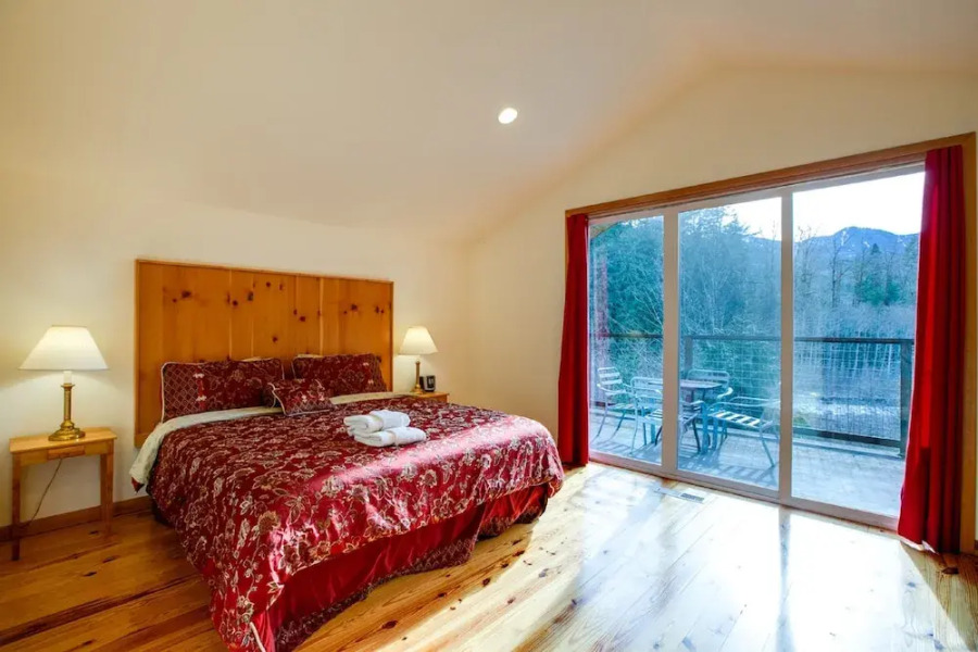 70MBR- Hot Tub - BBQ - Wi-Fi - Pets Ok - Sleeps 8