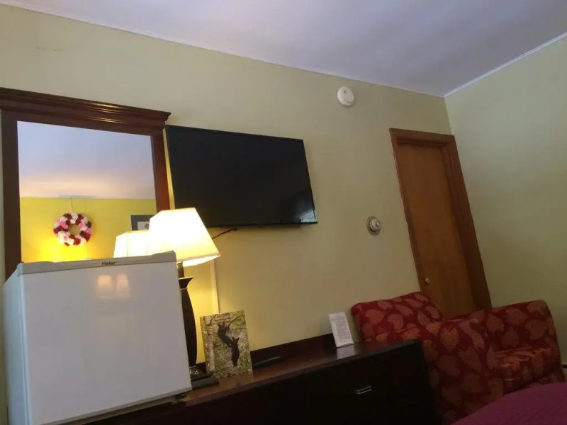 Perry's Motel and Cottages