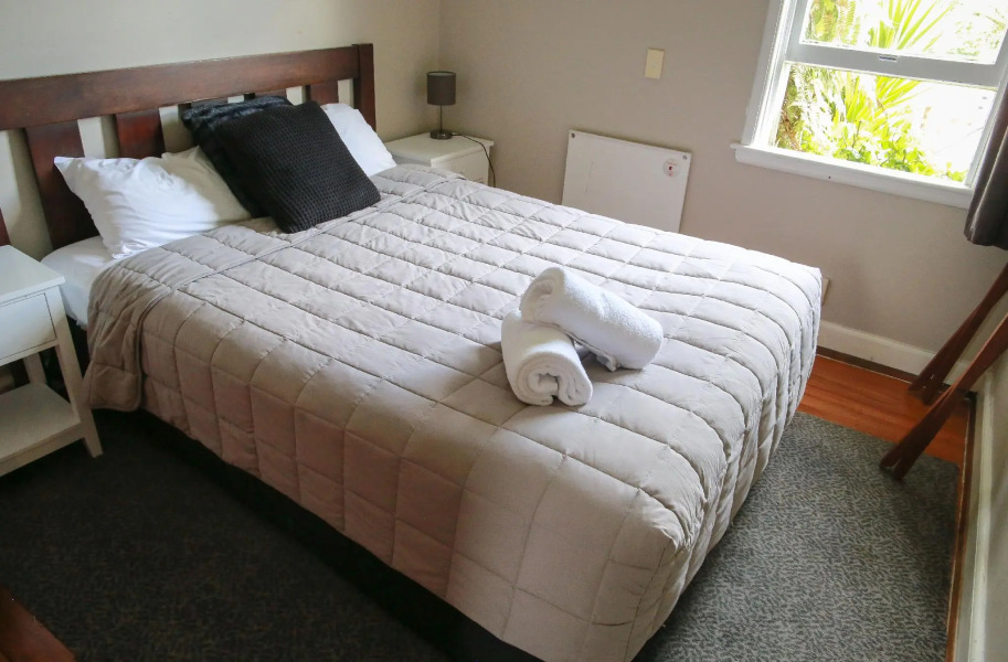 Snowy Waters Lodge & Tours