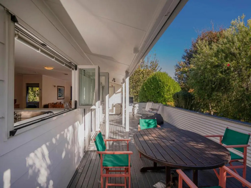 Seashells Bach - Whangamata Holiday Home