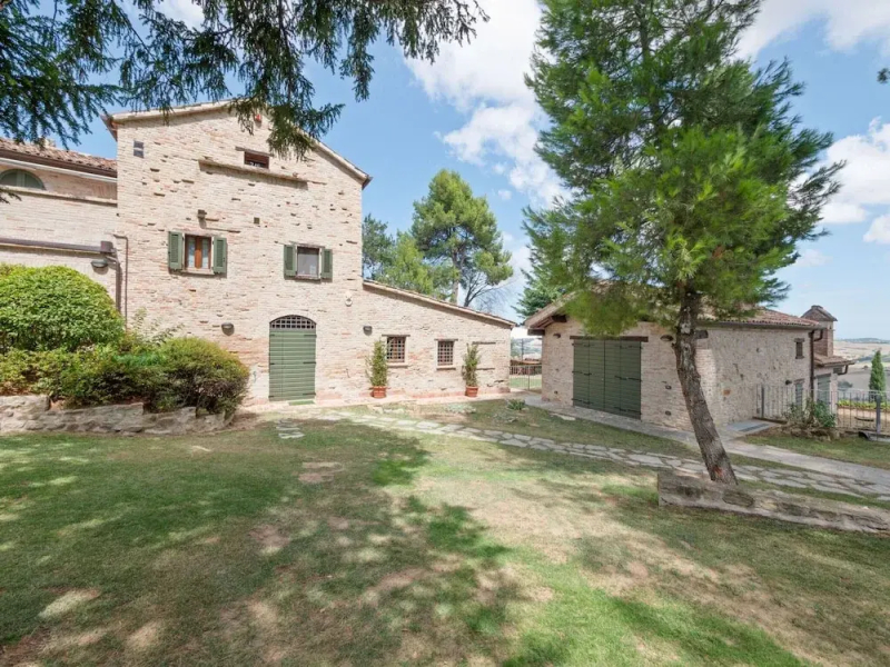 Stunning Apartment in Mombaroccio Near Metauro River