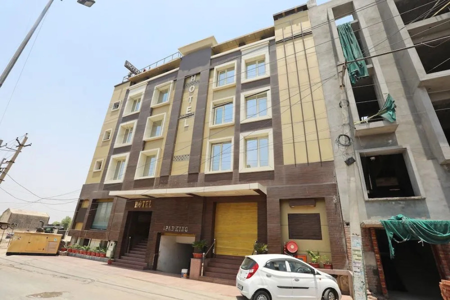 OYO 2295 Hotel Razia Inn