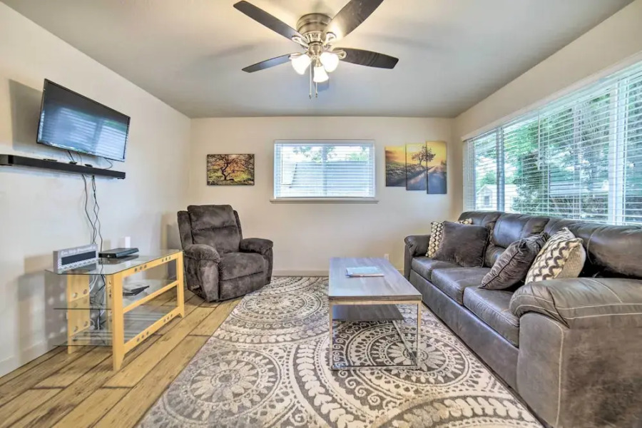 Cozy Townhome: Near Dtwn, Hospital & College!