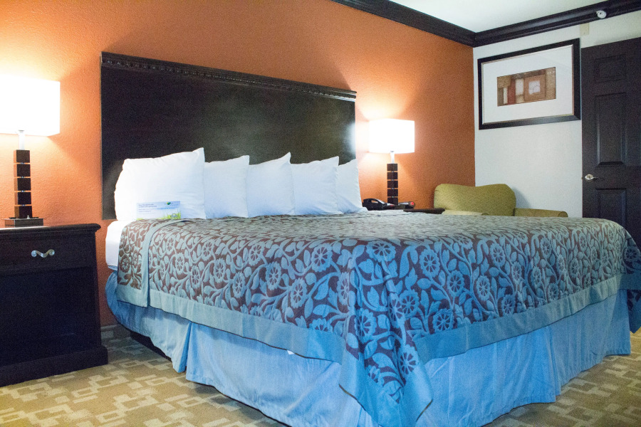 Days Inn By Wyndham Louisburg