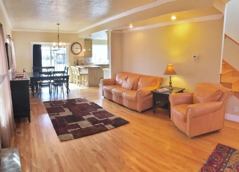 Huge 5-BR Home Just South of the City