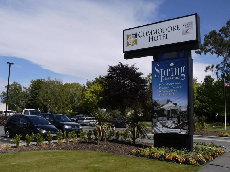 Commodore Airport Hotel