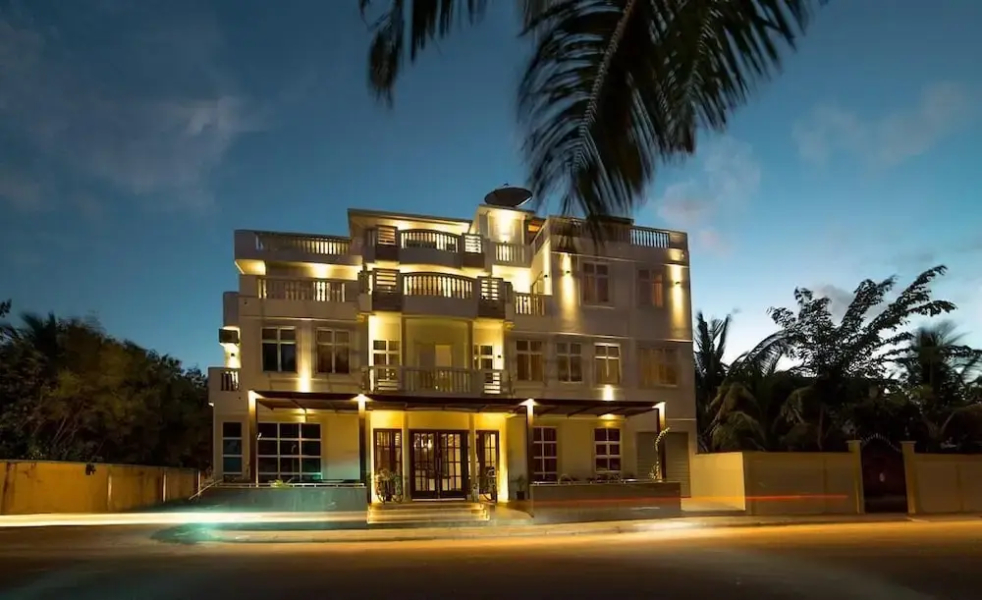 Lagoon Lodge