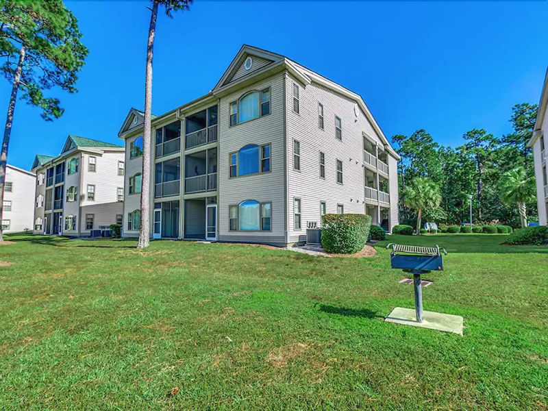 #57C True Blue - 3 Br condo by RedAwning