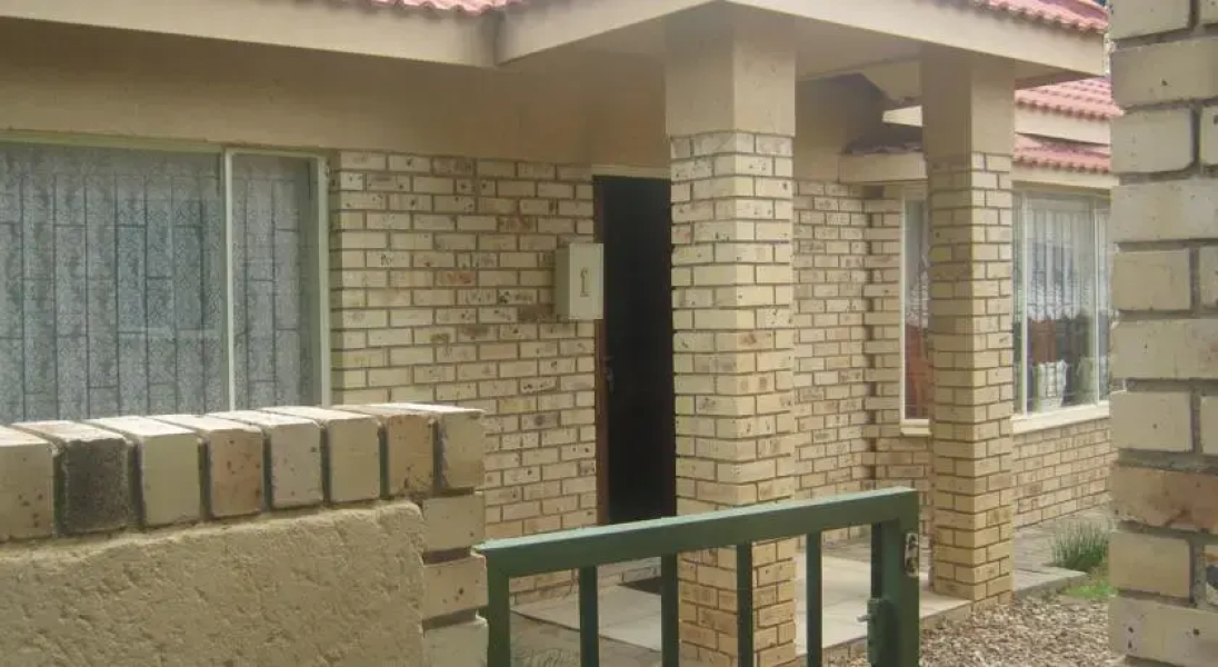 Zarahs Place Self Catering Townhouses