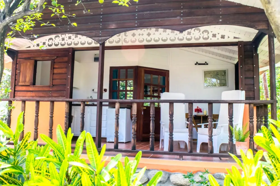 Bayaleau Point Cottages