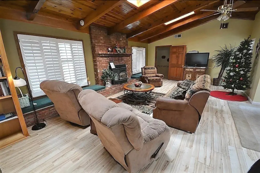 Lady Marmalade's River Cottage - Five Bedroom Cabin