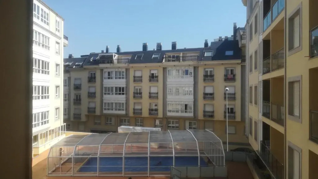 10 mts de la Playa de Covas - Vivero con piscina