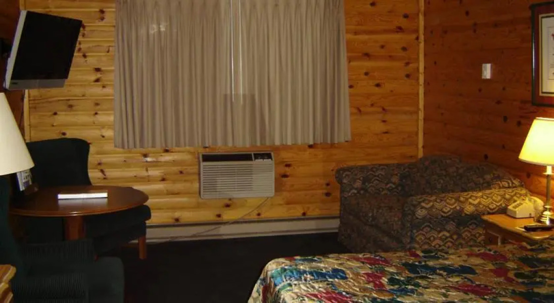 Northwoods Inn & Suites