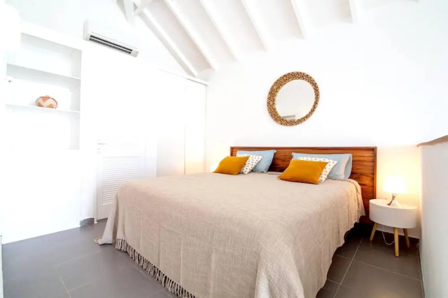 Studio in Cul-de-sac, With Wonderful Mountain View, Shared Pool and Furnished Terrace