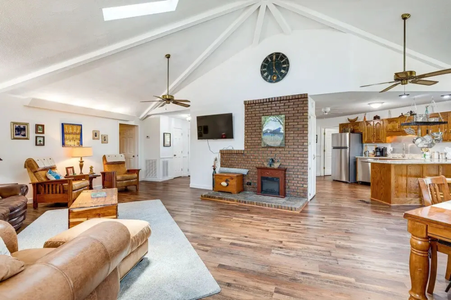 Guntersville Hideaway w/ Mountain & Lake Views!