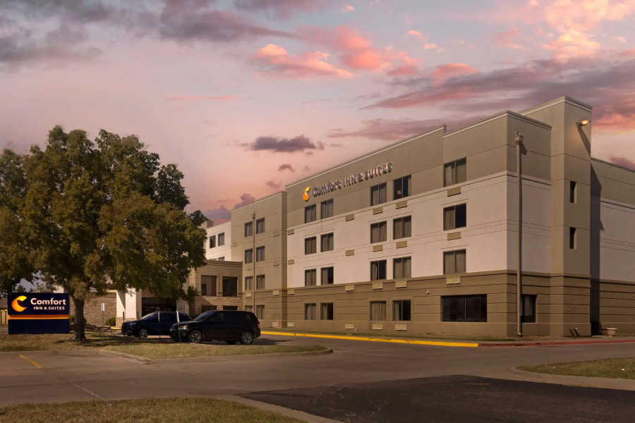 Comfort Inn & Suites Wichita Northeast