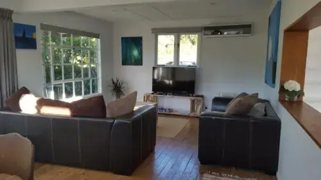 Hot Water Beach Surf Sound Cottage