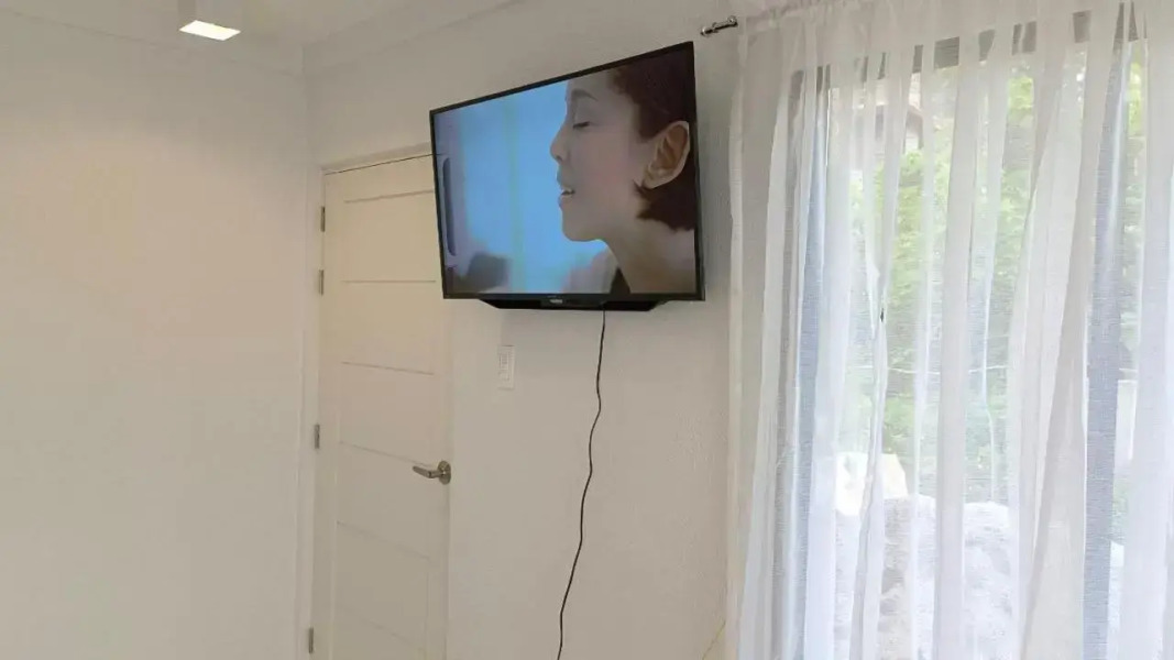 40' TV Karen' House Tagaytay