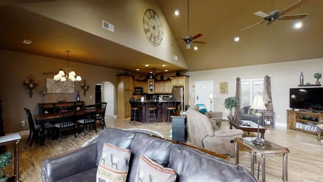 Enchanted Primrose 2 Bedroom Chalet by RedAwning