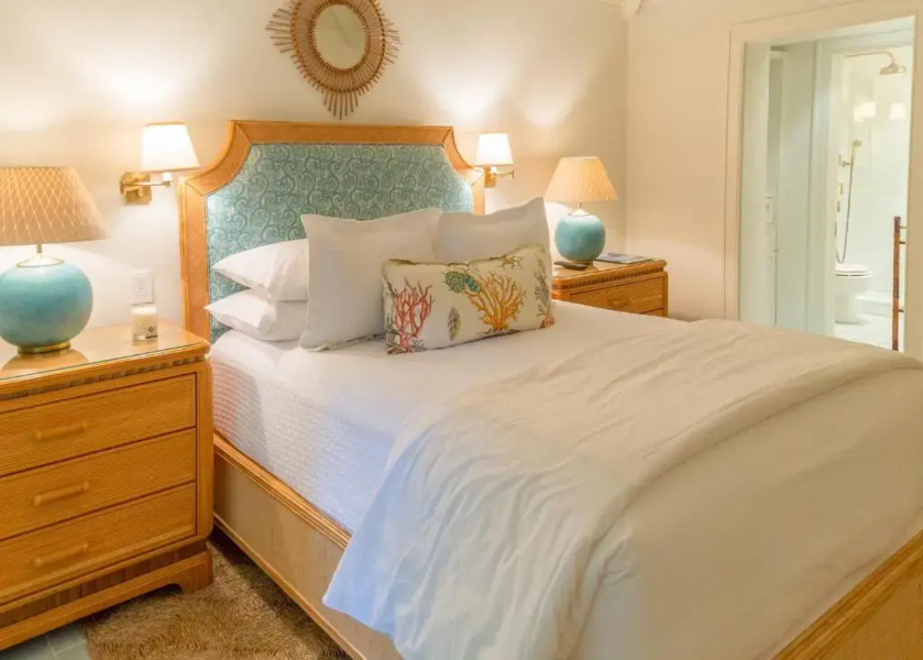 Eleven Bahama House